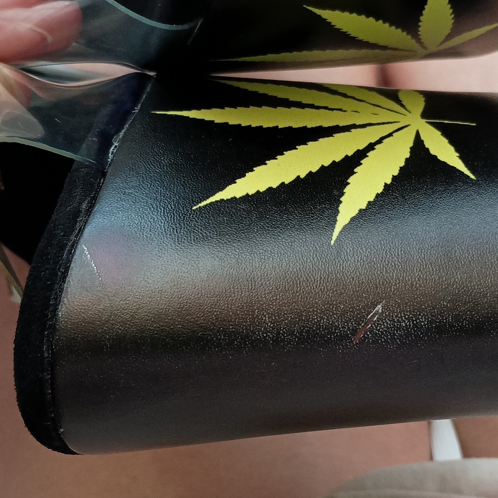 Hustler Xtra Platform Heels with Leaf Design - Picture 5 of 5